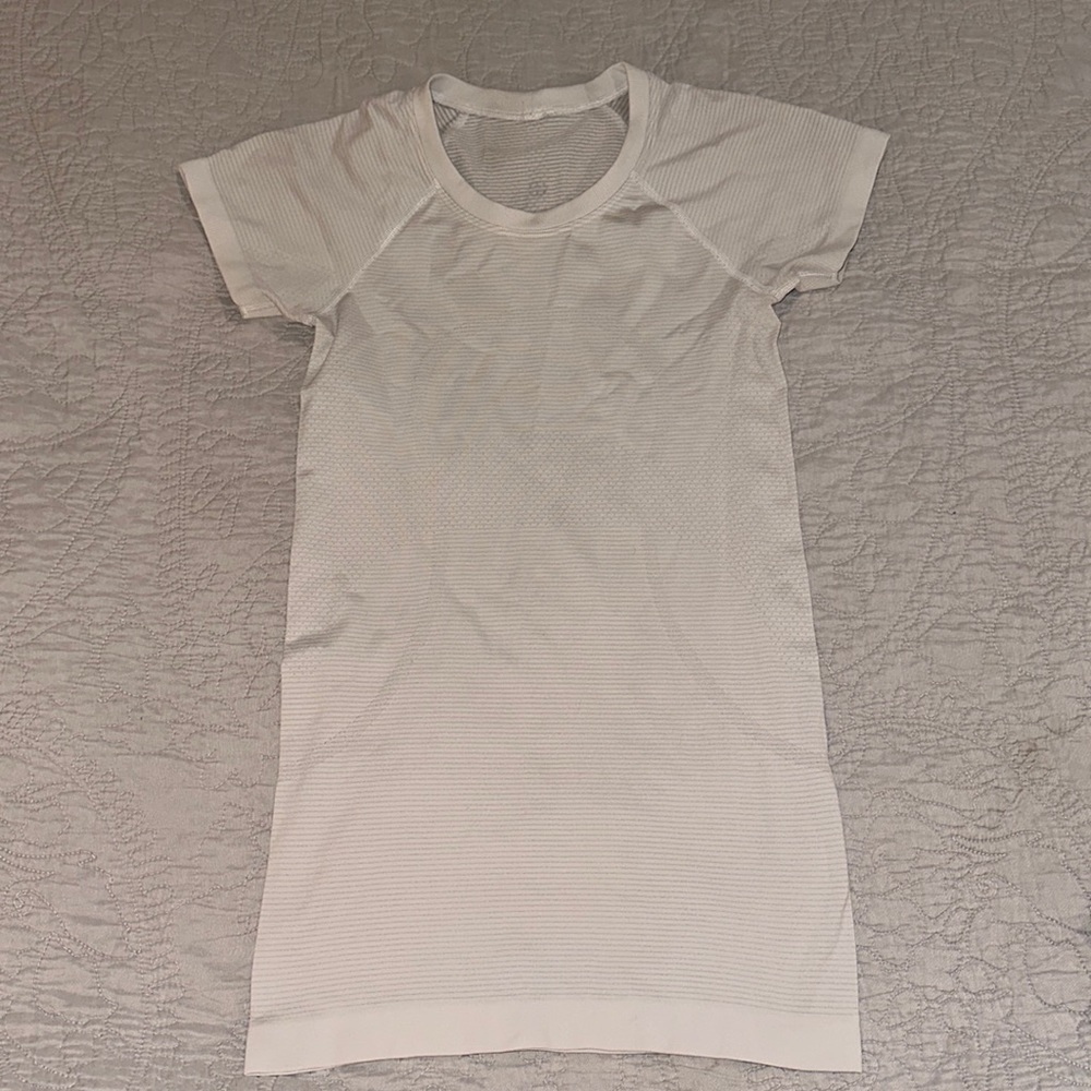 white swiftly short sleeve lululemon size 2